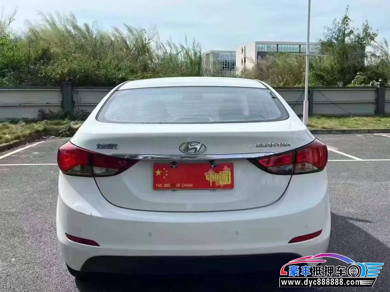 16年现代朗动轿车抵押车出售