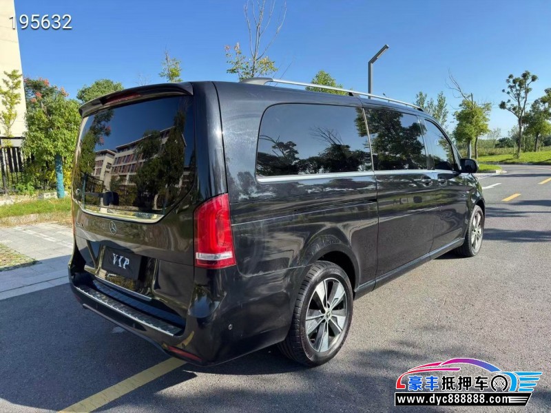 20年奔驰V轿车抵押车出售