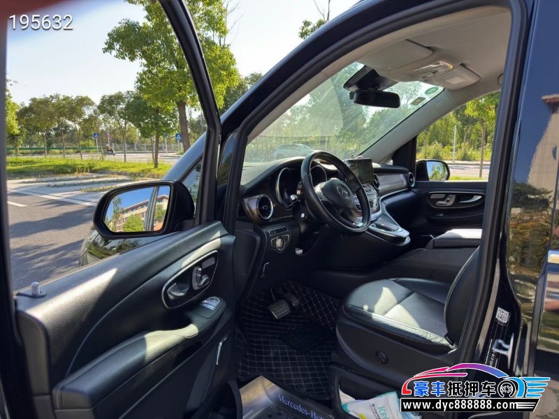 20年奔驰V轿车抵押车出售