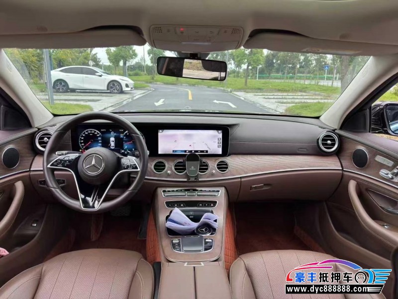 23年奔驰E级轿车抵押车出售