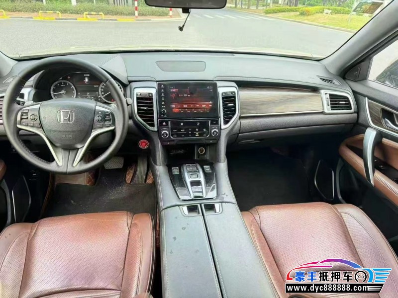 17年本田UR-V轿车抵押车出售