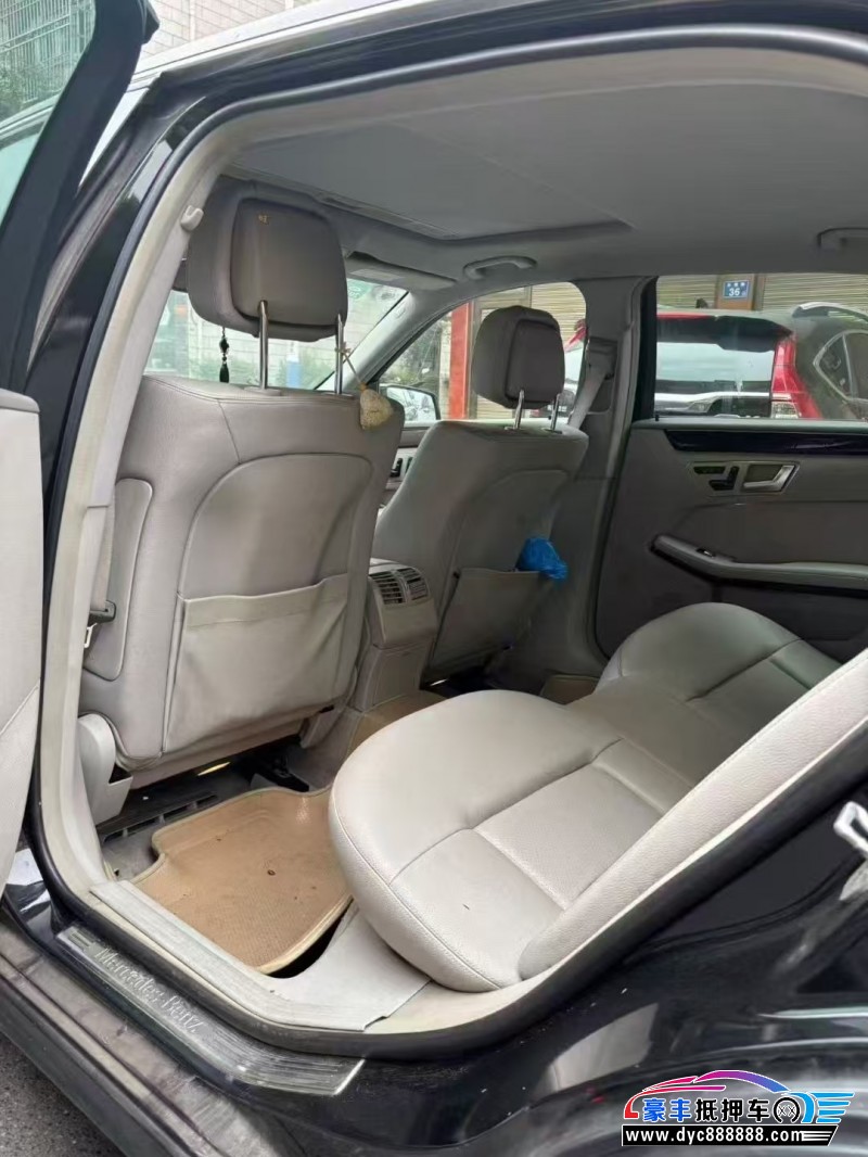 12年奔驰E轿车抵押车出售