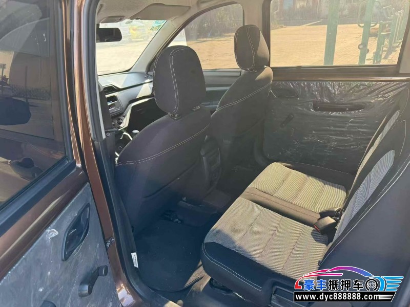 20年五菱五菱宏光S轿车抵押车出售