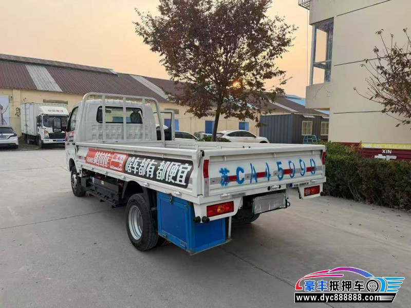 25年福田祥菱轿车抵押车出售