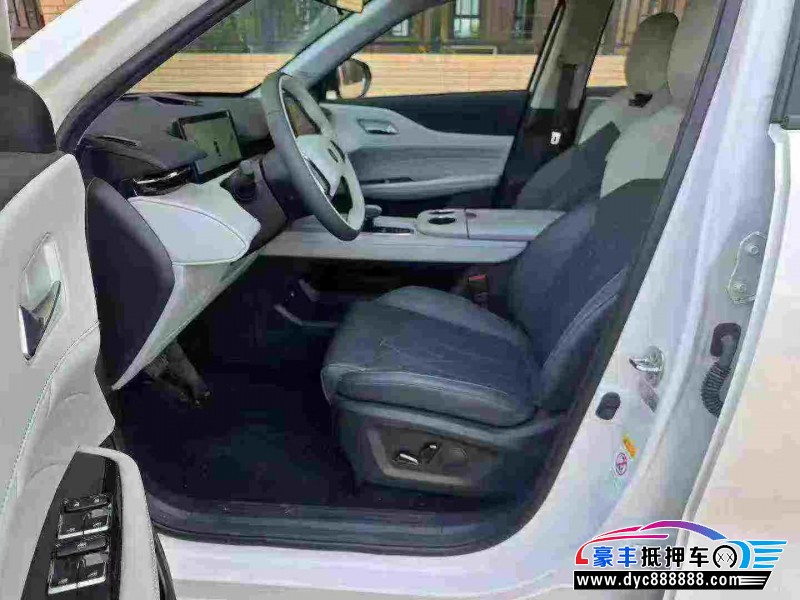 24年长安长安UNI轿车抵押车出售