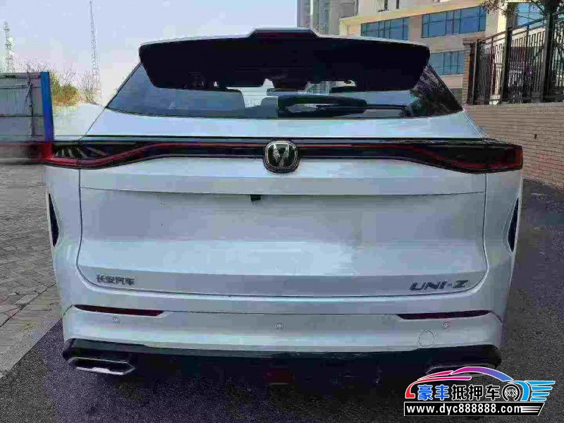 24年长安长安UNI轿车抵押车出售