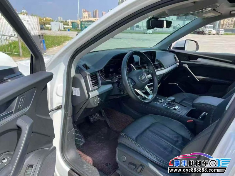 21年奥迪Q5轿车抵押车出售
