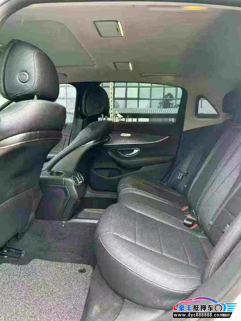 19年奔驰E轿车抵押车出售