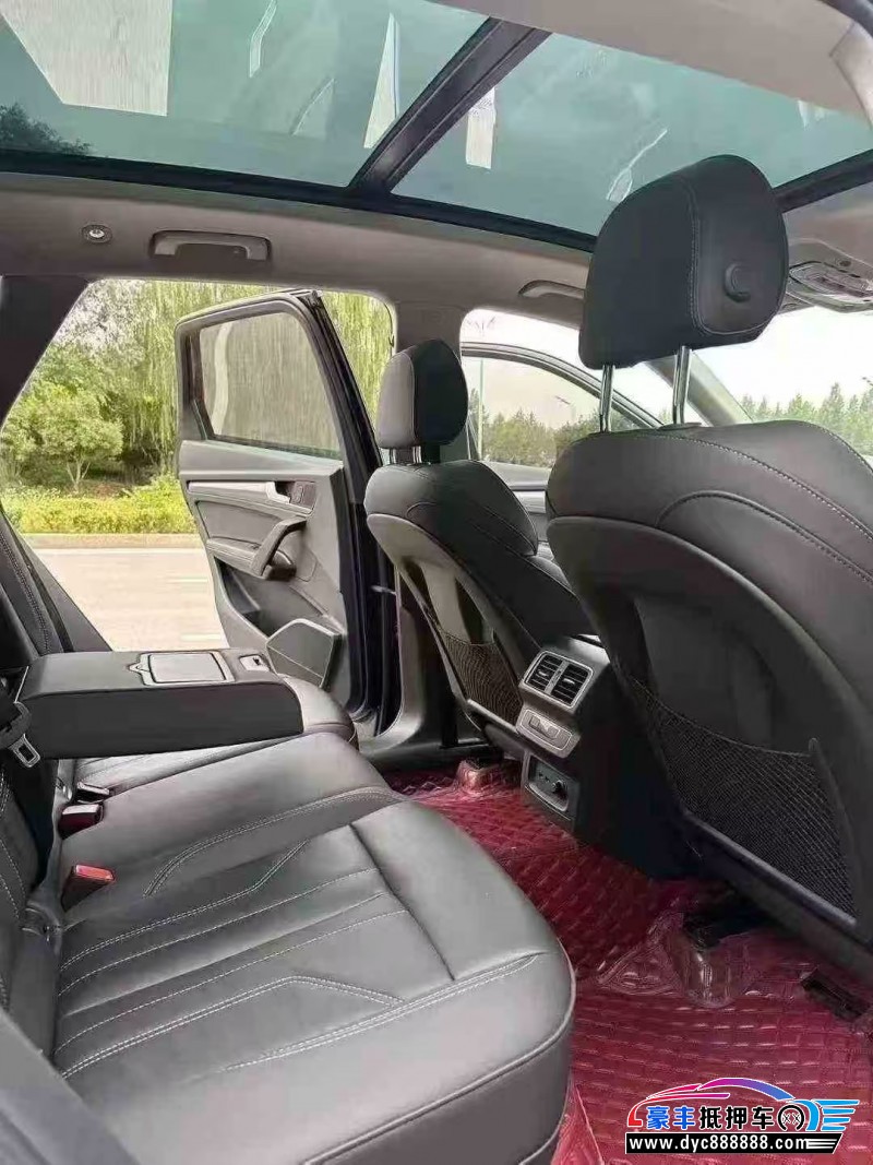 22年奥迪Q5轿车抵押车出售