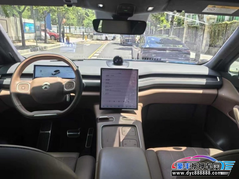 24年蔚来ES8轿车抵押车出售