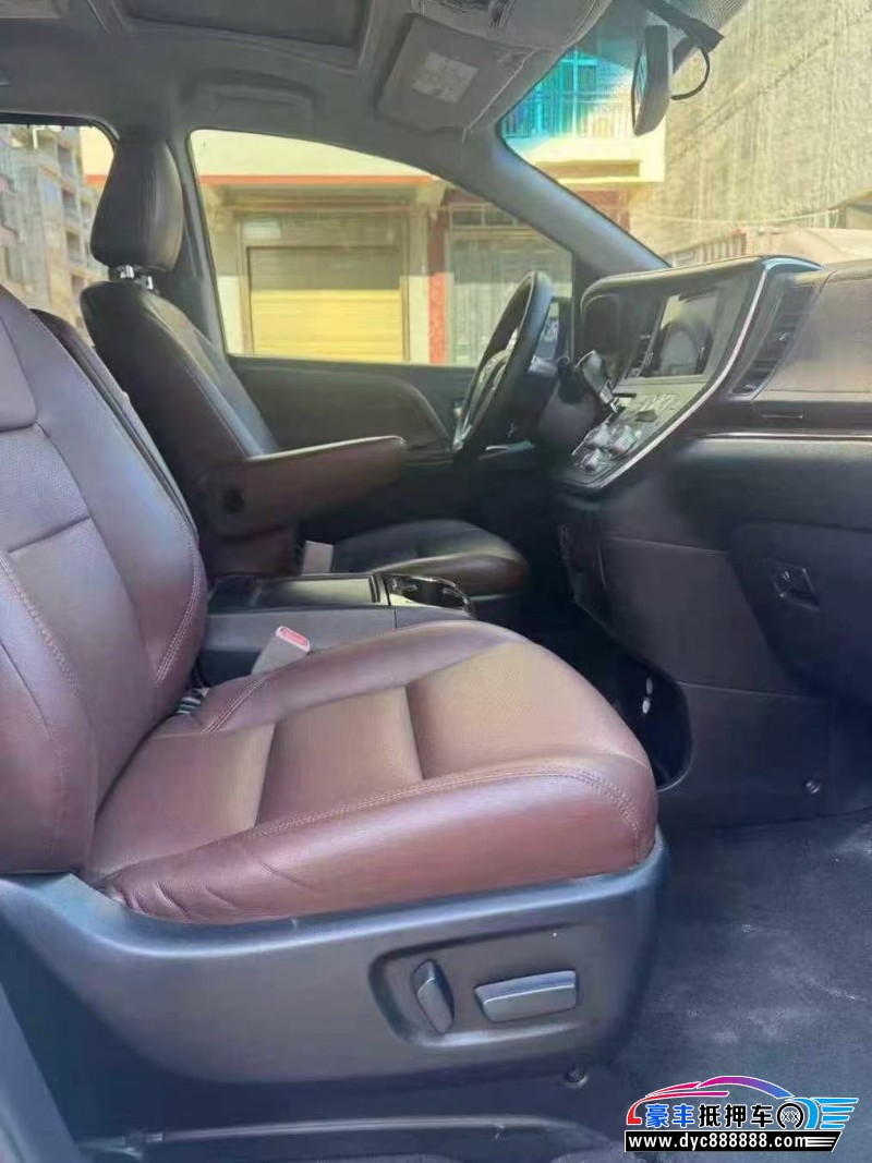 16年丰田塞纳轿车抵押车出售