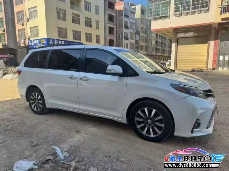 16年丰田塞纳轿车抵押车出售