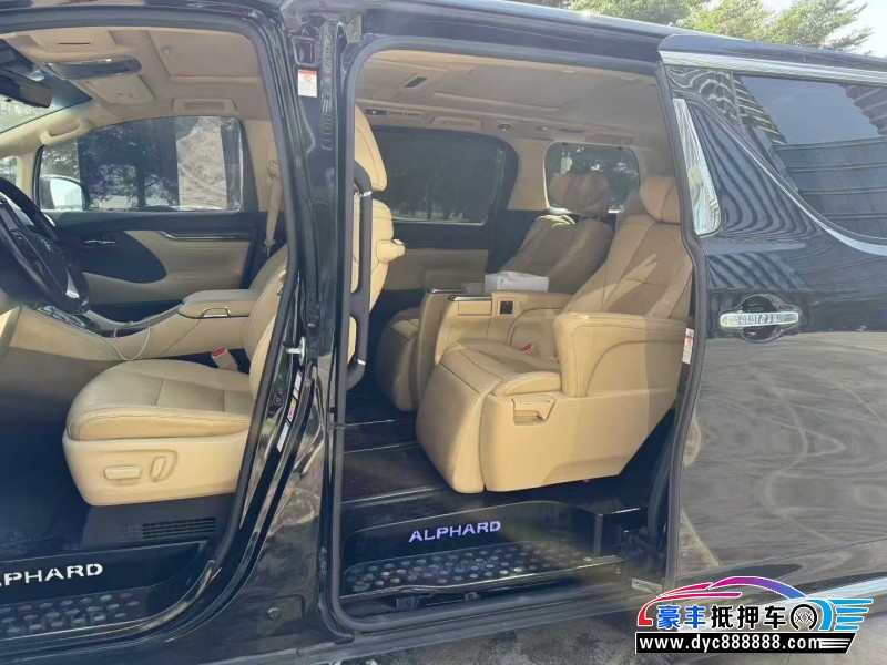 19年丰田埃尔法轿车抵押车出售