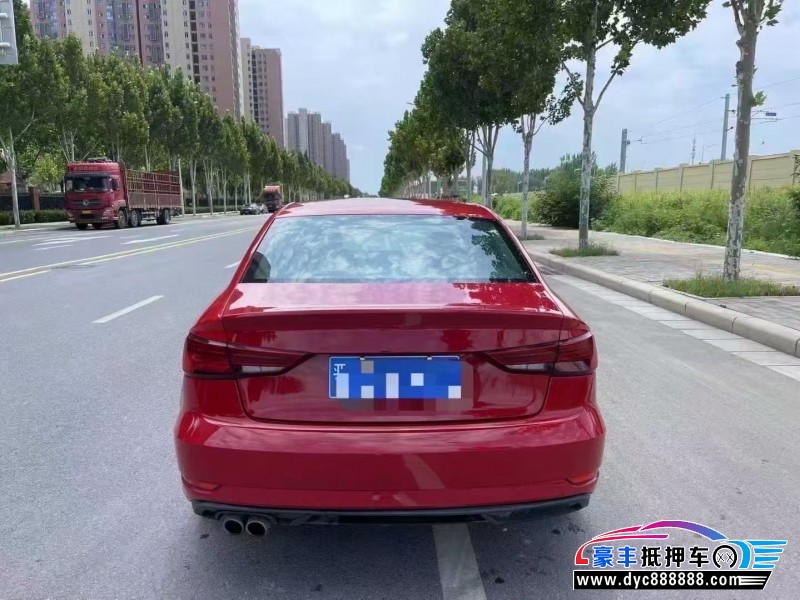 17年奥迪A3轿车抵押车出售