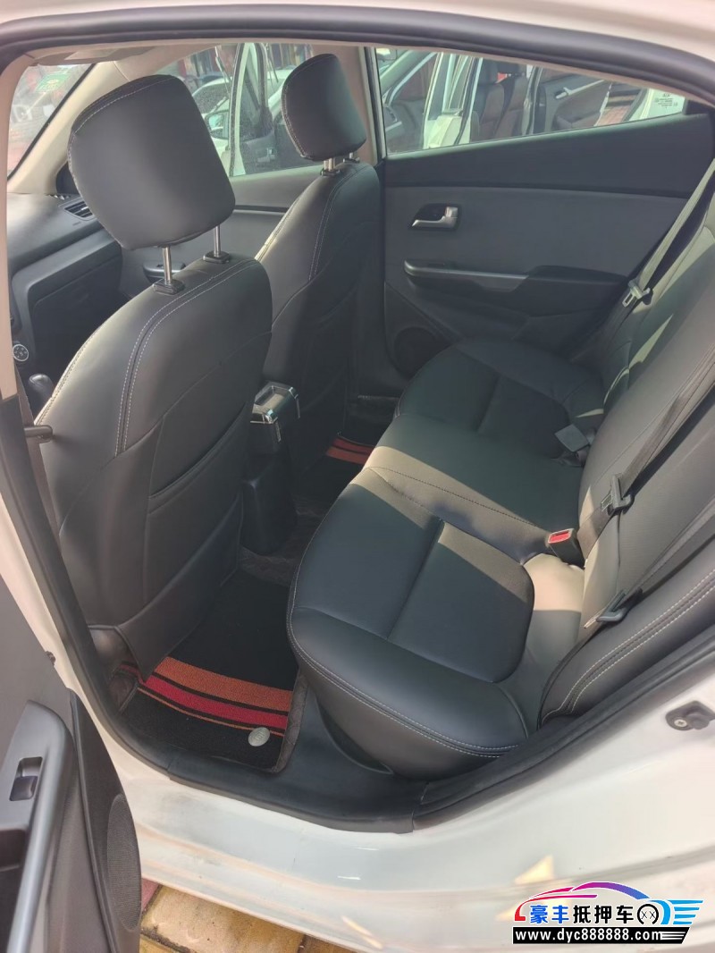 17年起亚K2轿车抵押车出售