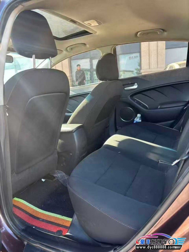 13年起亚K3轿车抵押车出售