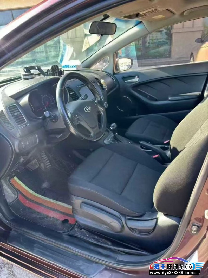 13年起亚K3轿车抵押车出售