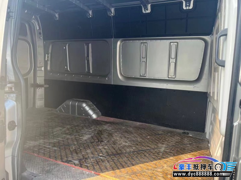 25年福田图雅诺轿车抵押车出售