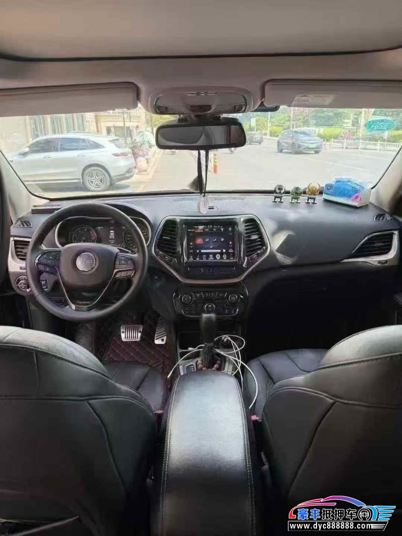 17年Jeep自由光SUV抵押车出售