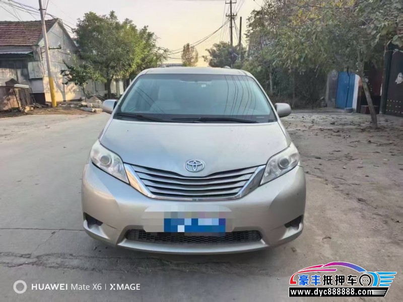 17年丰田塞纳轿车抵押车出售