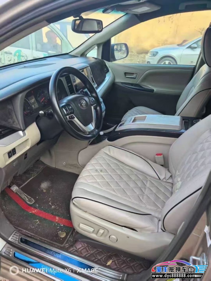 17年丰田塞纳轿车抵押车出售