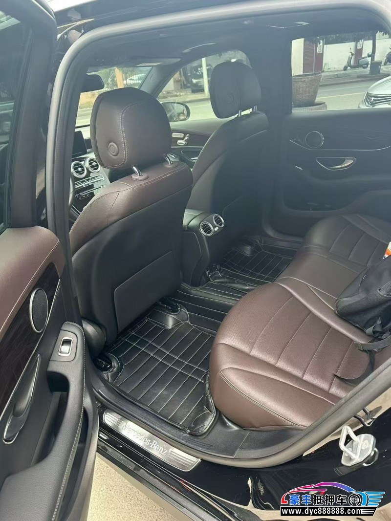 19年奔驰GLC轿车抵押车出售