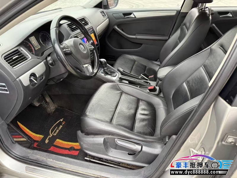 14年大众速腾轿车抵押车出售