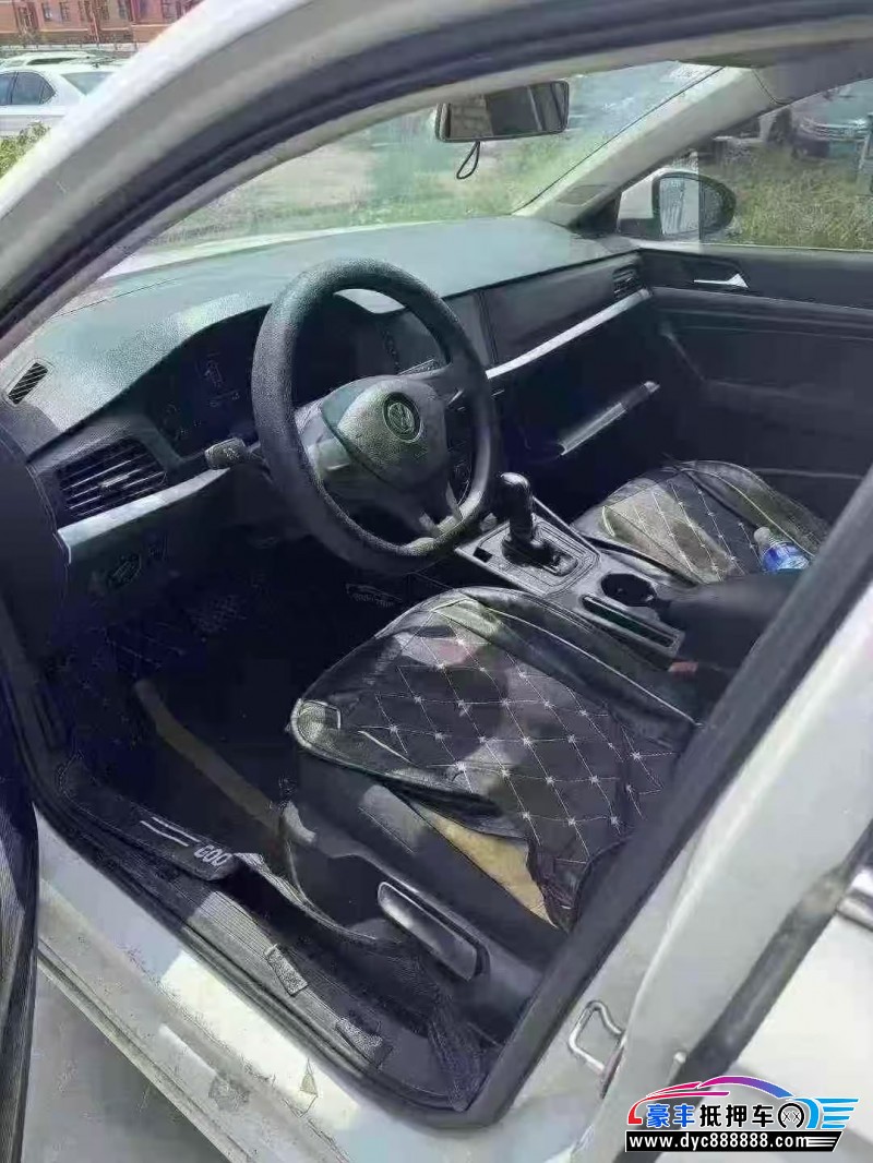 19年大众朗逸轿车抵押车出售