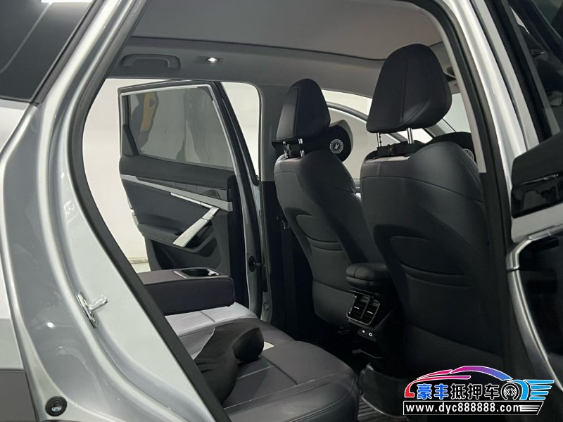 25年吉利博越轿车抵押车出售