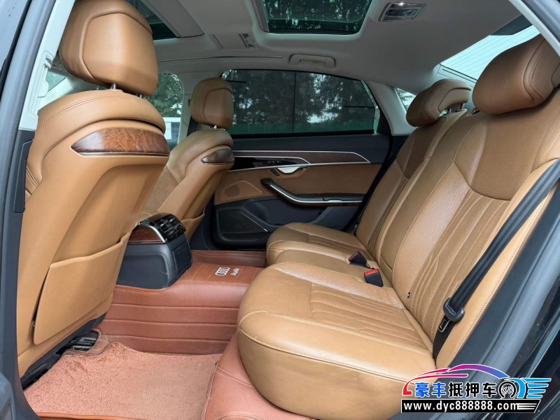 19年奥迪A8L轿车抵押车出售