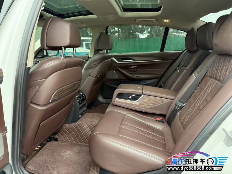 20年宝马5系轿车抵押车出售