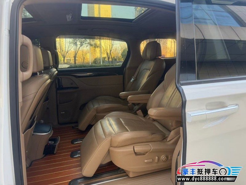 17年别克GL8轿车抵押车出售