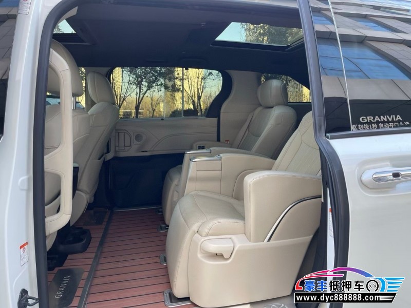 24年丰田格瑞维亚轿车抵押车出售