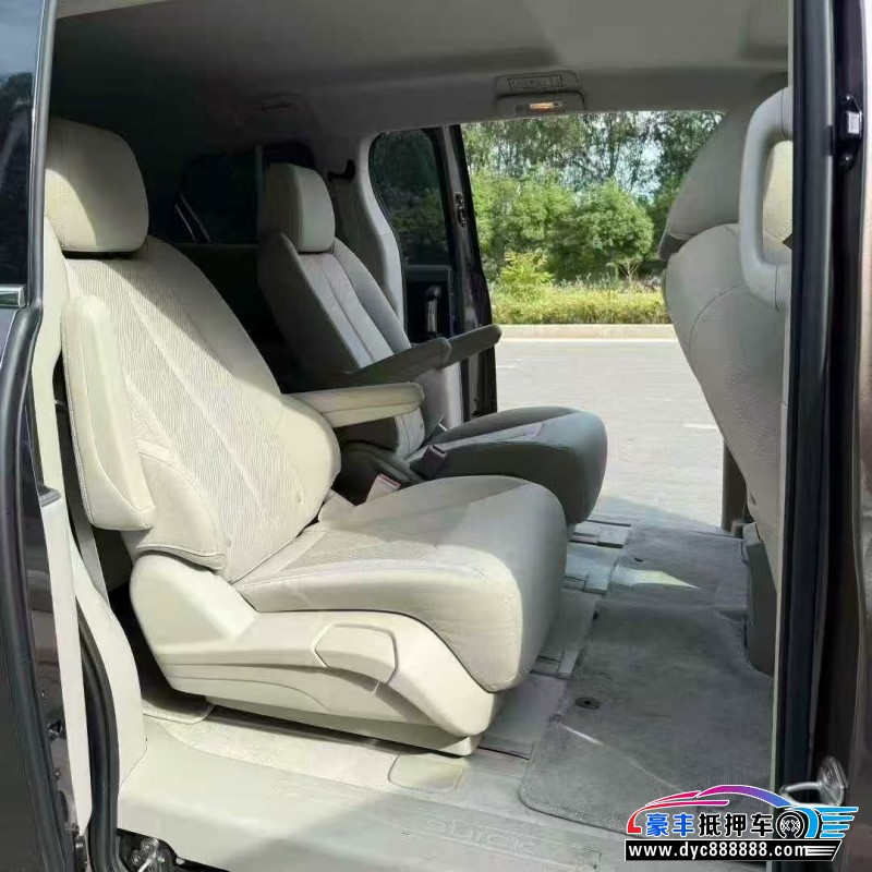 24年别克GL8轿车抵押车出售