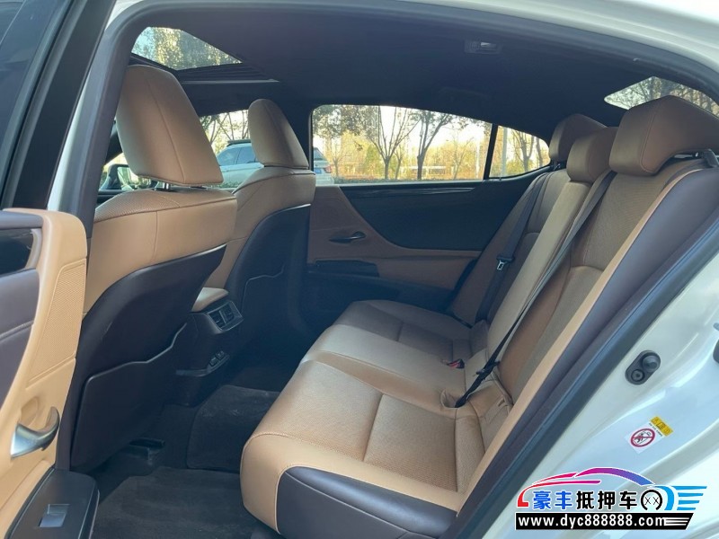 19年雷克萨斯ES轿车抵押车出售