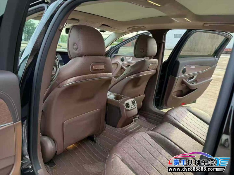 19年奔驰E轿车抵押车出售