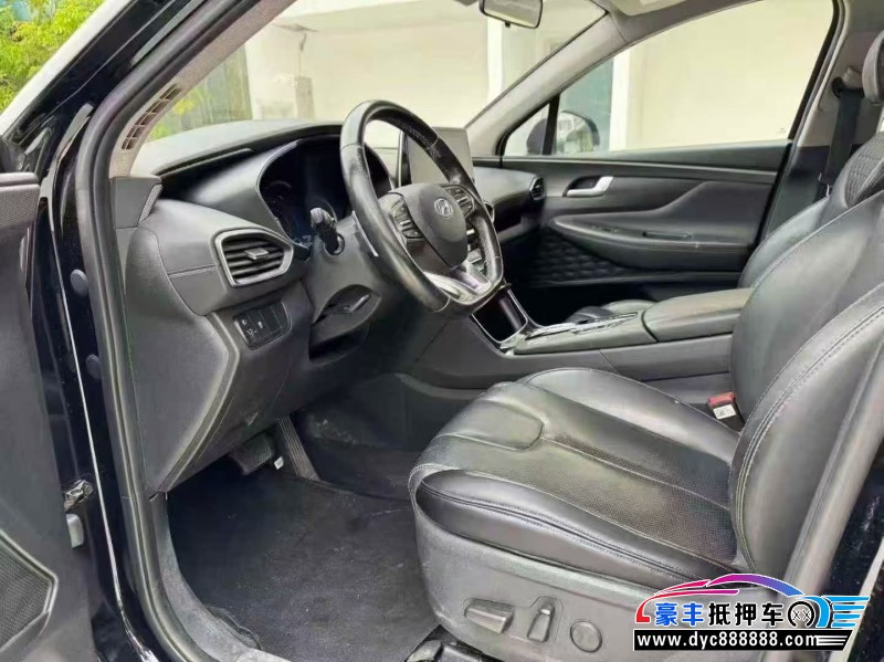 19年现代新胜达轿车抵押车出售