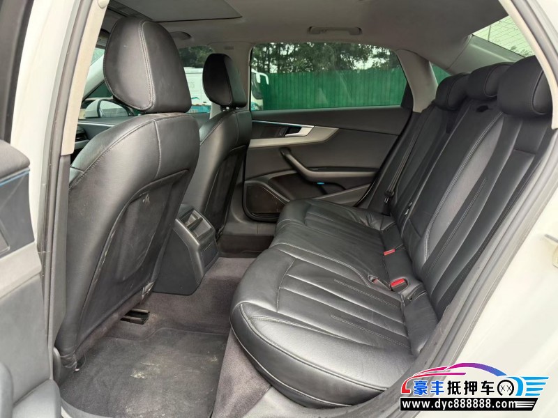 17年奥迪A4L轿车抵押车出售