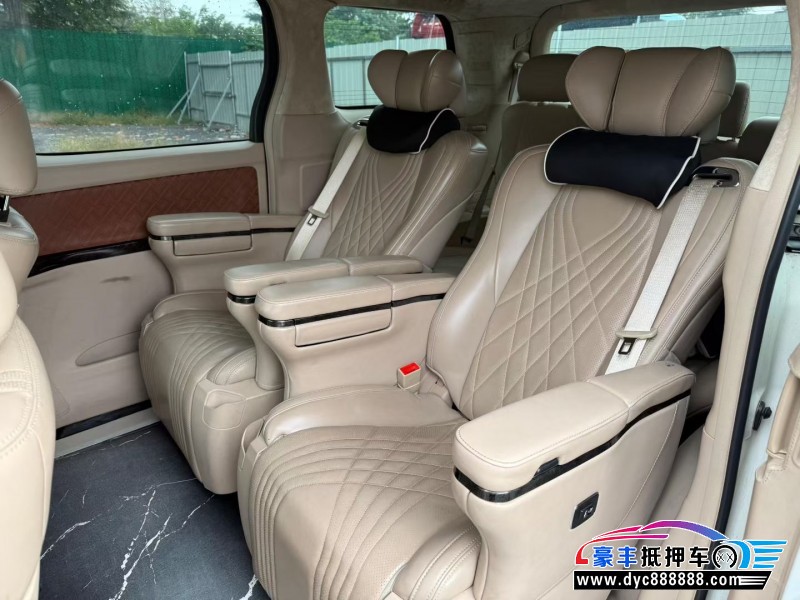 13年丰田埃尔法轿车抵押车出售