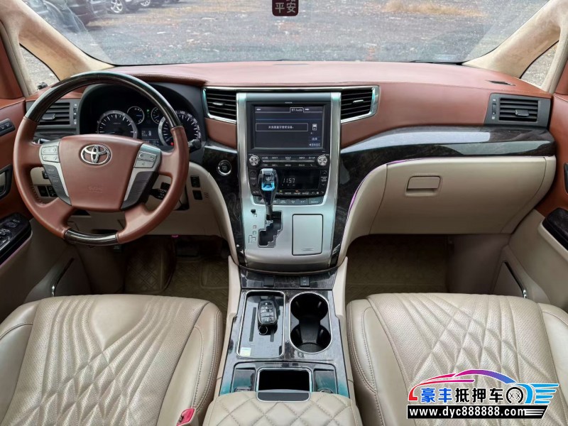 13年丰田埃尔法轿车抵押车出售