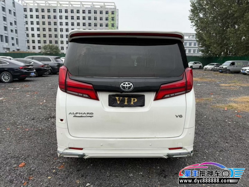 13年丰田埃尔法轿车抵押车出售