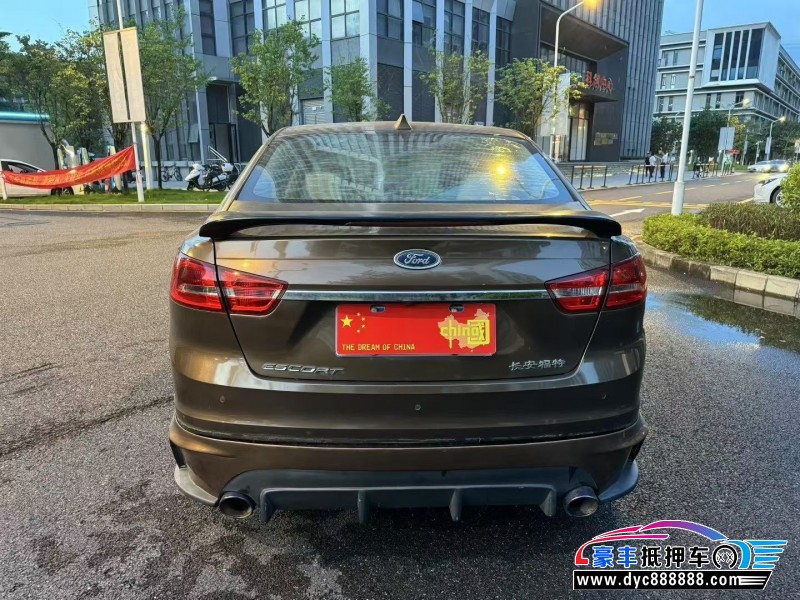 17年福特福睿斯轿车抵押车出售