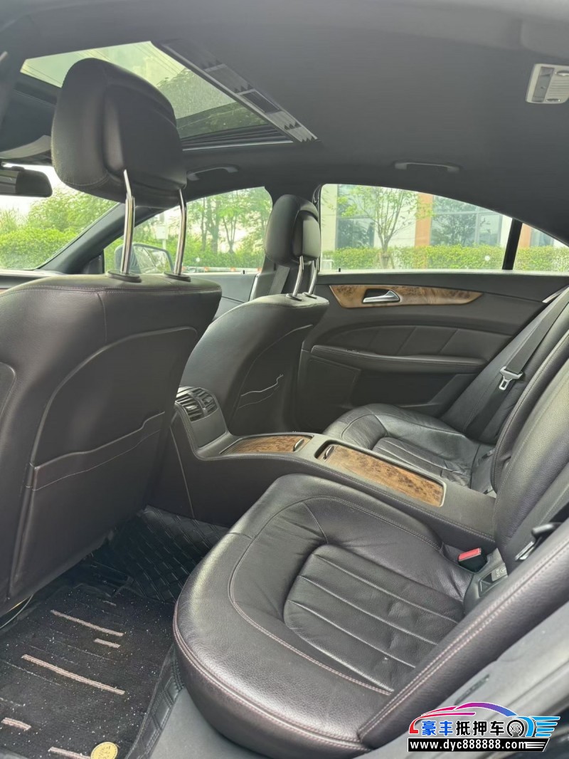 15年奔驰CLS轿车抵押车出售