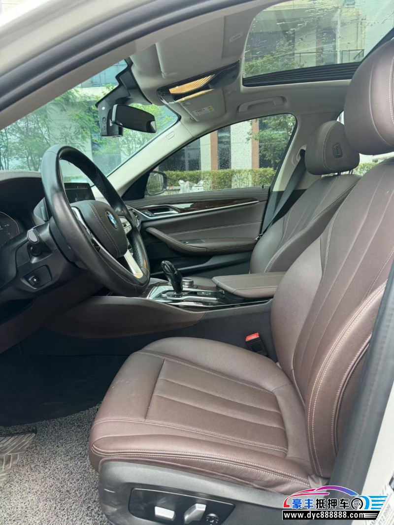 20年宝马5系轿车抵押车出售