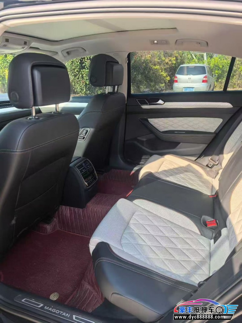 22年大众迈腾轿车抵押车出售