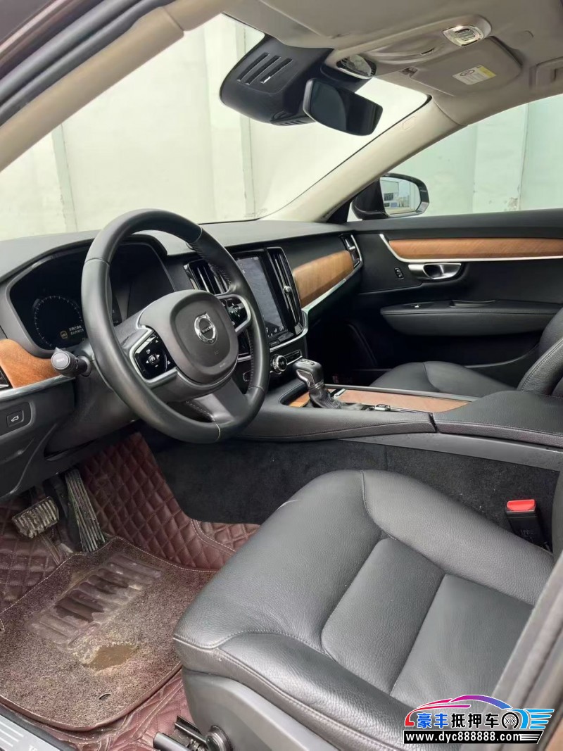 19年沃尔沃S90轿车抵押车出售