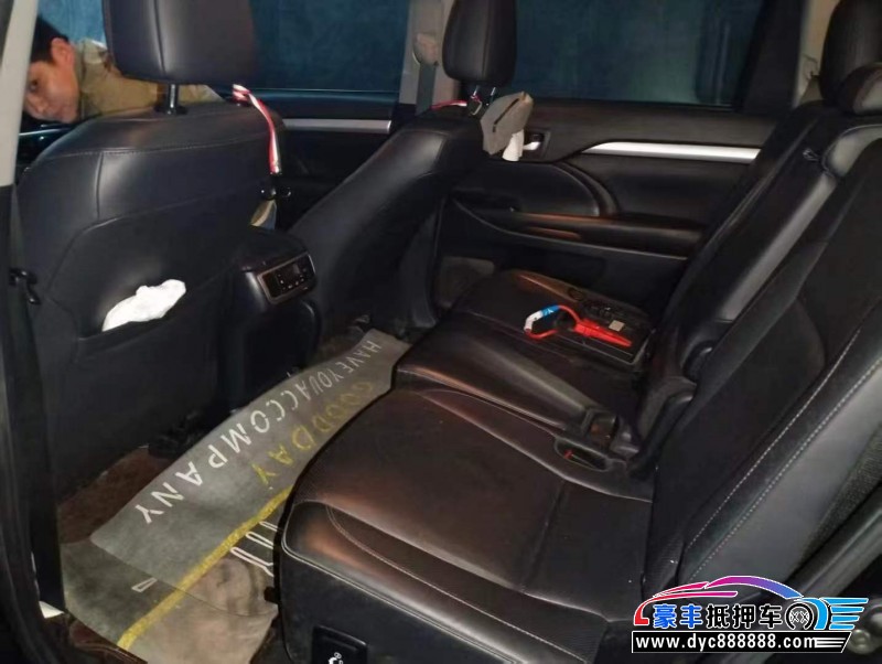 21年丰田汉兰达轿车抵押车出售