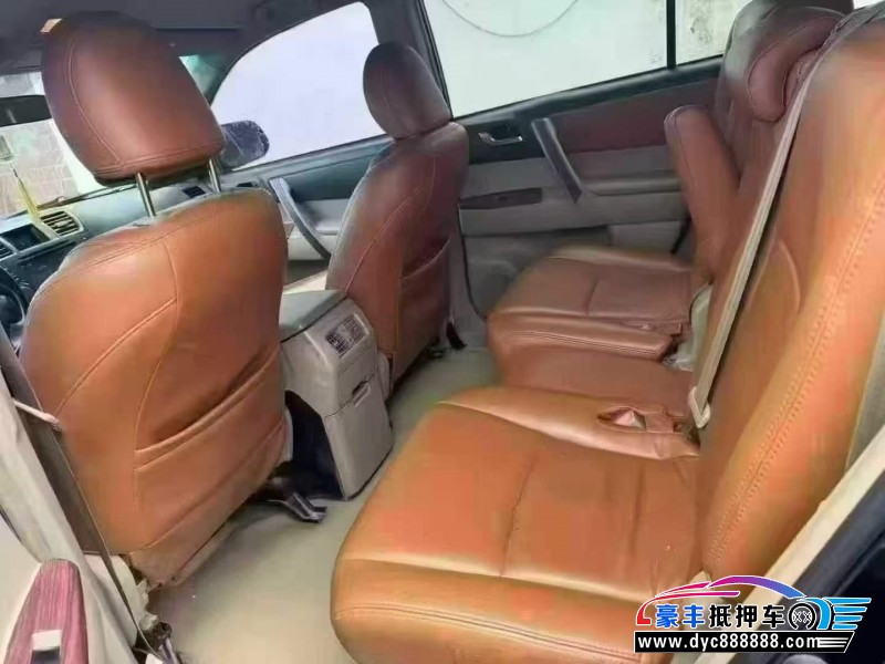 14年丰田汉兰达轿车抵押车出售