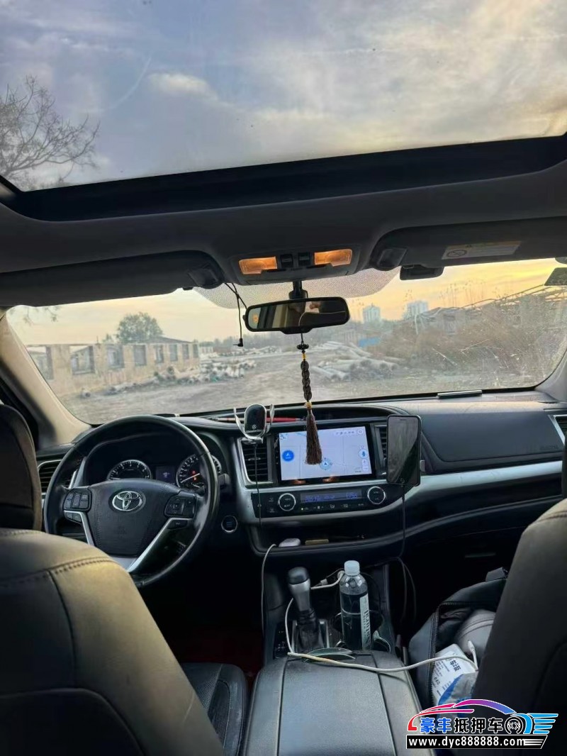 18年丰田汉兰达轿车抵押车出售