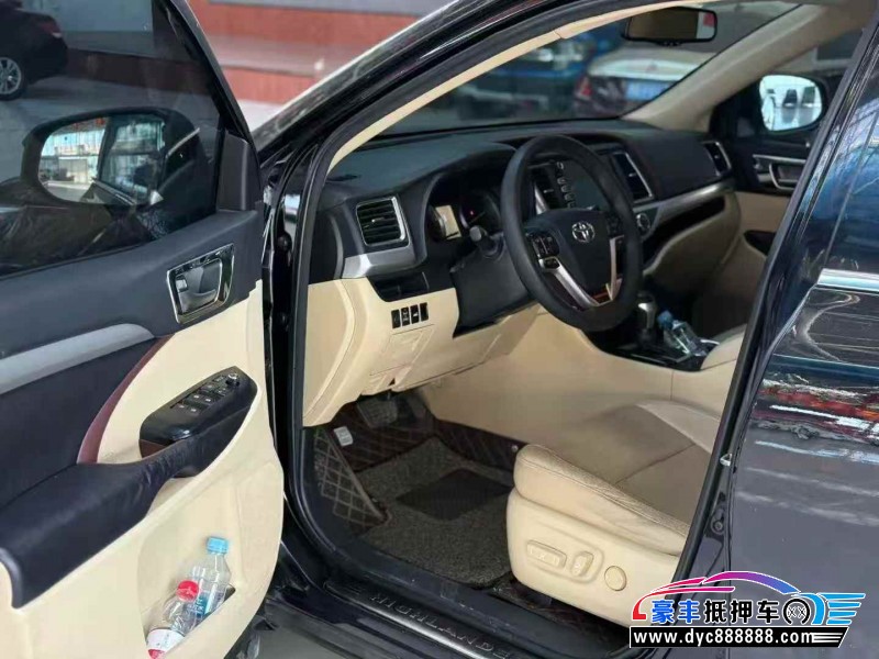 15年丰田汉兰达轿车抵押车出售